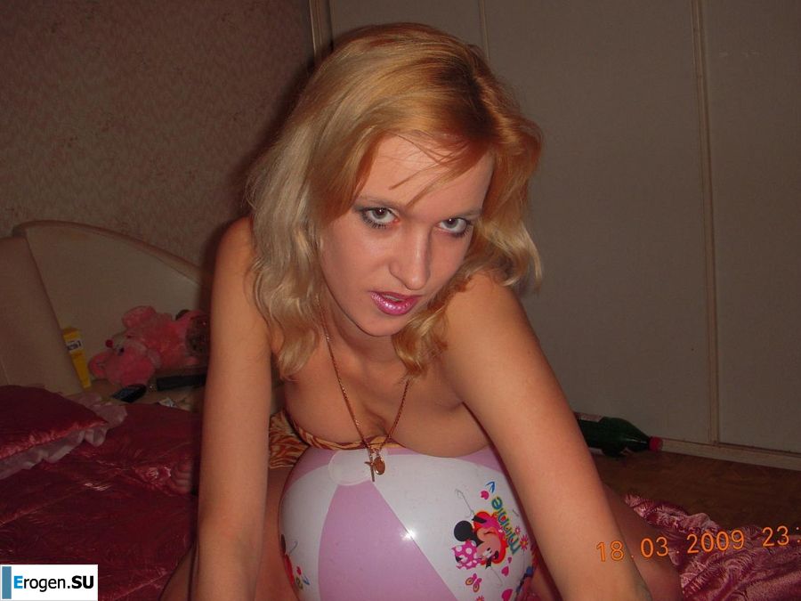 a spectacular bitch is bared somewhere in Europe. Photo 12