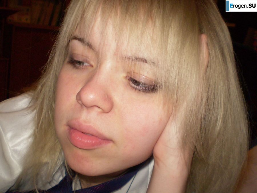 cute naked student gets high. Photo 23