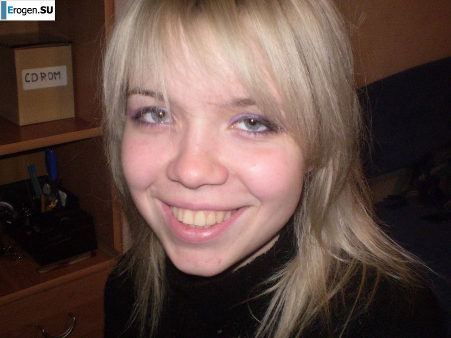 cute naked student gets high. Photo 59
