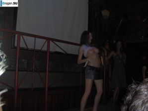 конкурс мокрых футболок в ночном клубе. Часть 5. Эскиз 32