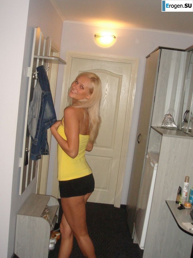 wedding and honeymoon of a blonde model. Photo 13