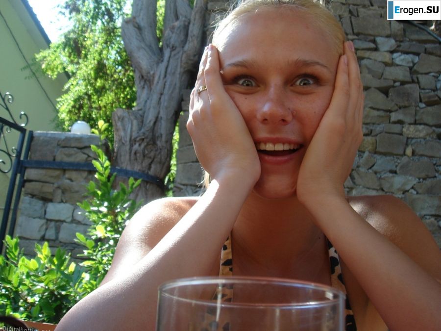 wedding and honeymoon of a blonde model. Photo 18