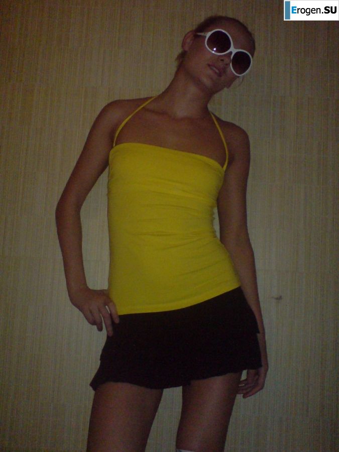 wedding and honeymoon of a blonde model. Photo 42