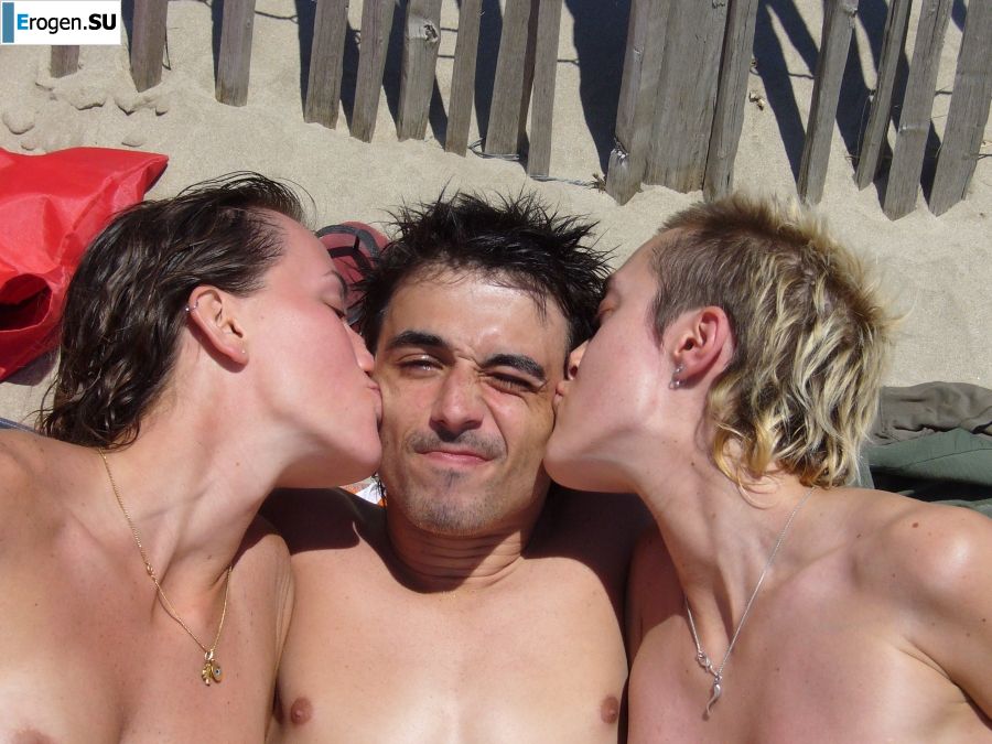 Lesbian on vacation with a friend. Photo 7