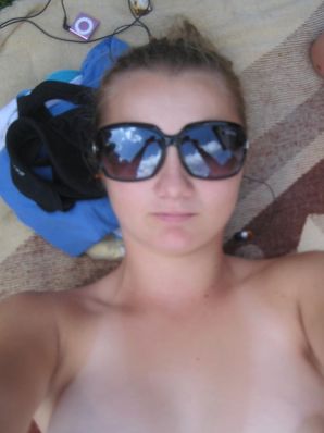 boobs somewhere in a tourist camp. Thumb 14
