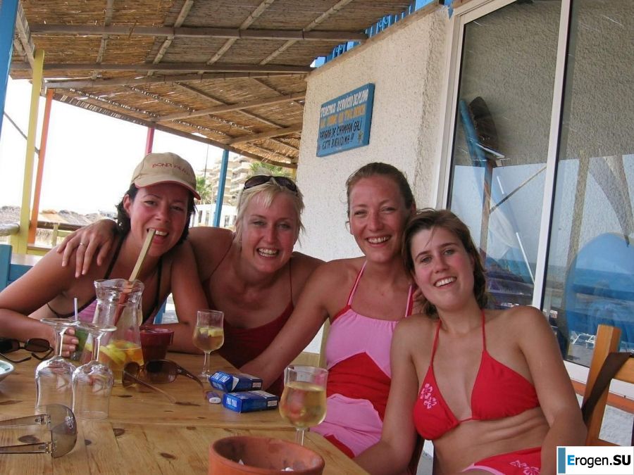 girls are only topless friends. Part 2. Photo 15