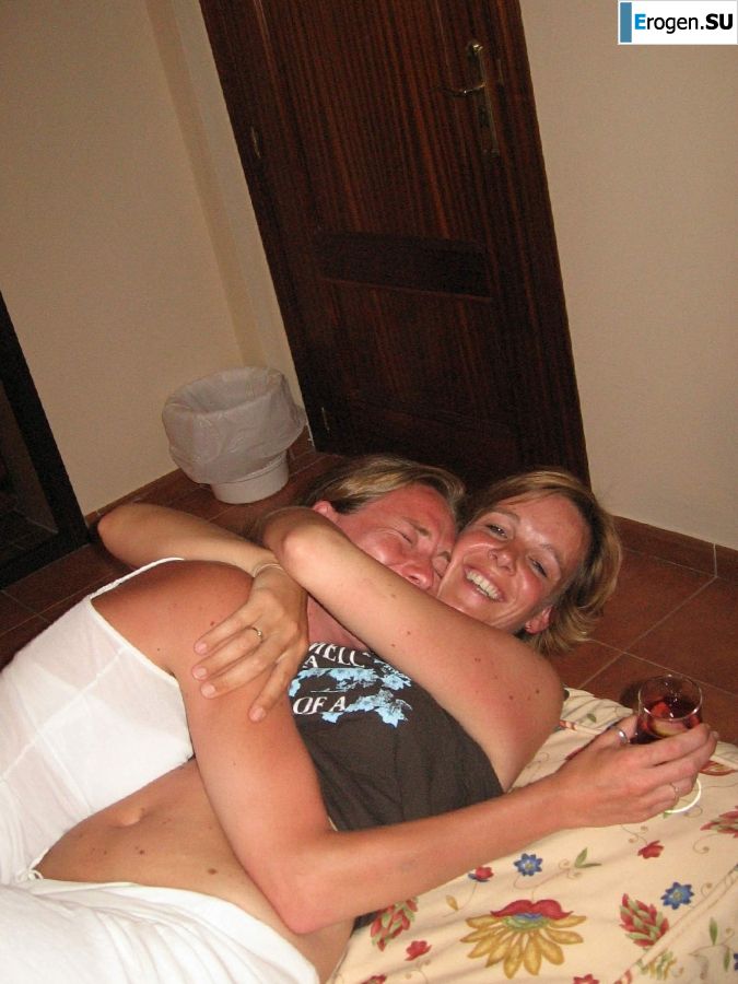 girls are only topless friends. Part 2. Photo 22