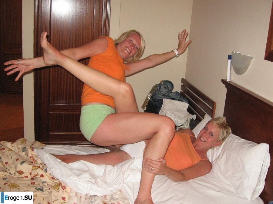 girls are only topless friends. Part 2. Photo 23