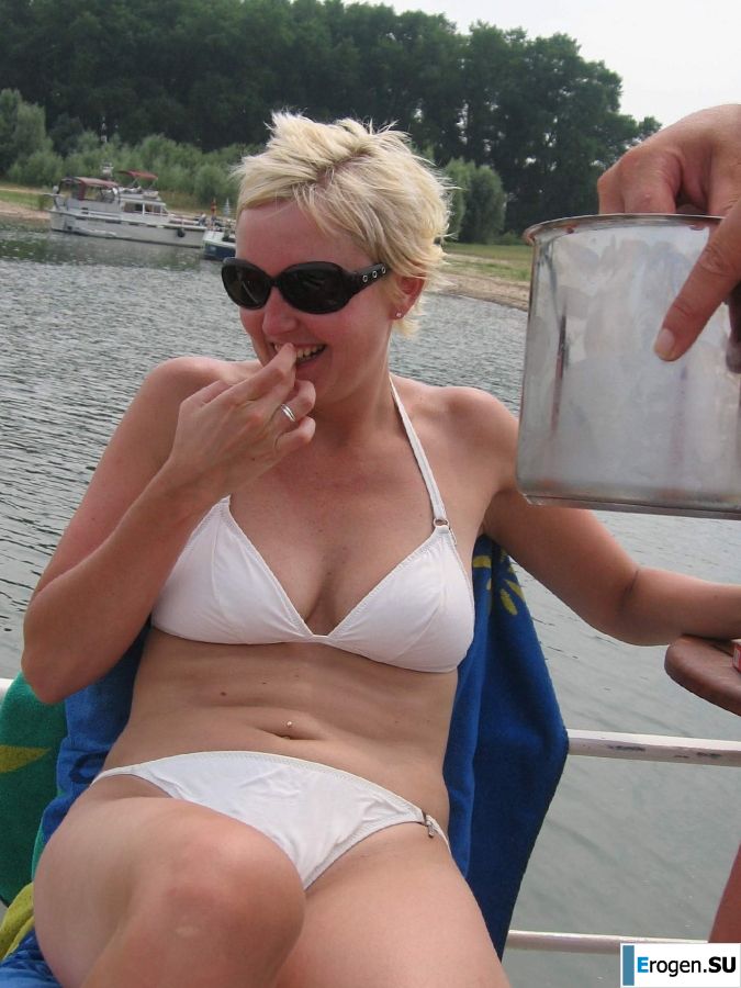 girls are only topless friends. Part 2. Photo 32