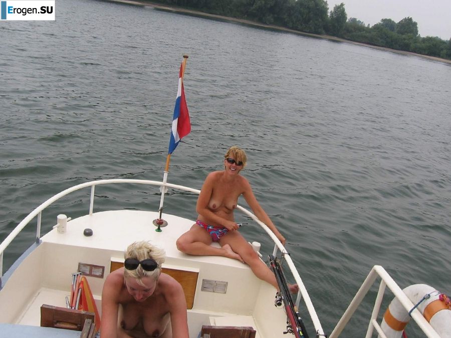 girls are only topless friends. Part 2. Photo 36