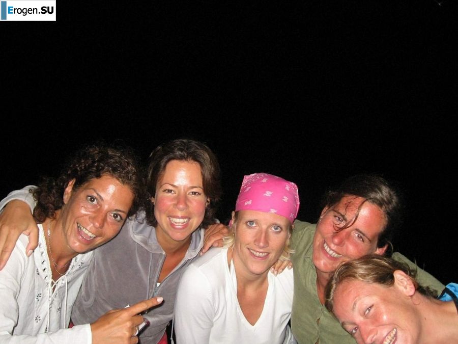 girls are only topless friends. Part 2. Photo 43
