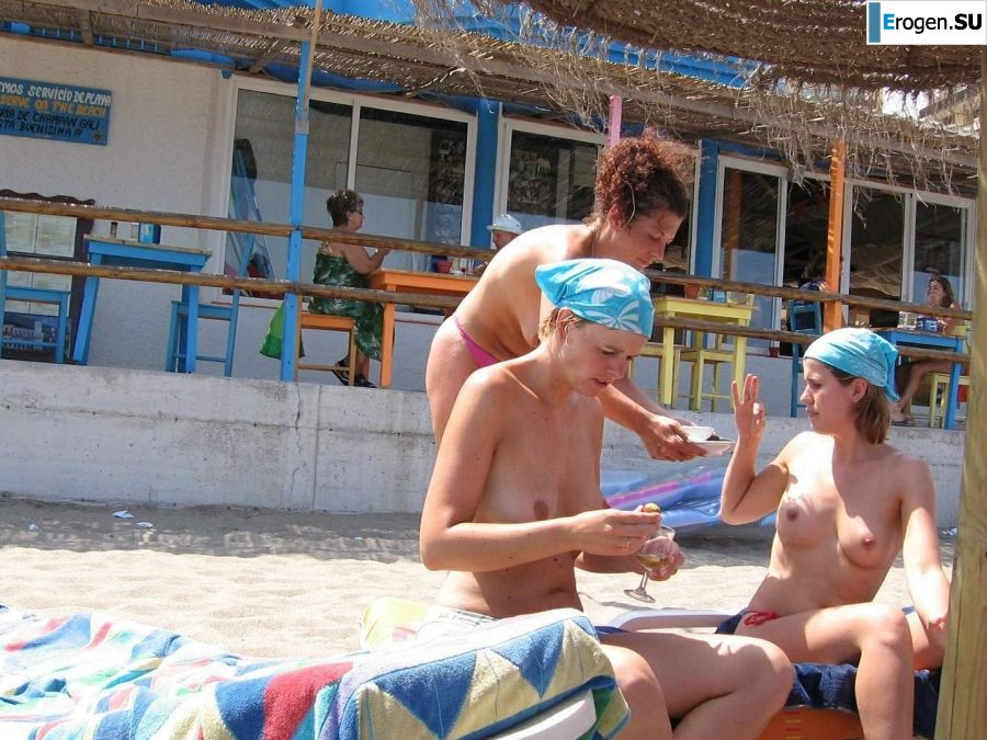 girls are only topless friends. Part 2. Photo 9