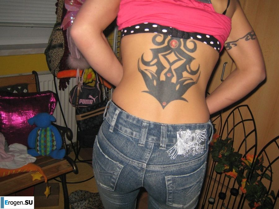a guy gets up only on tattooed heifers. Photo 37