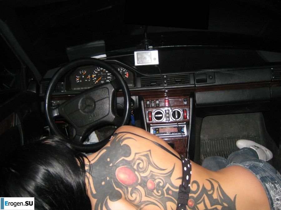a guy gets up only on tattooed heifers. Photo 40