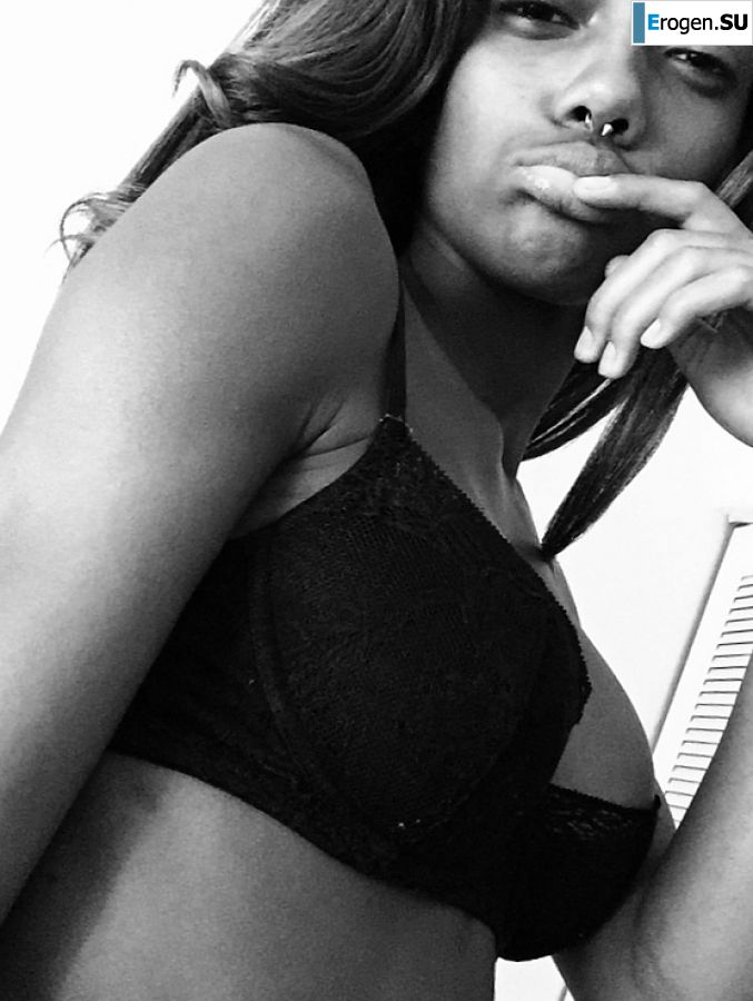 uncut black woman Lezby. Photo 11