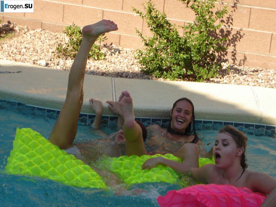 Slender girls light at a sex party by the pool. Photo 35