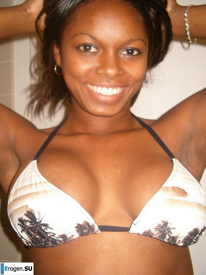 Appetizing black woman masturbates and shows her wet pussy. Photo 10