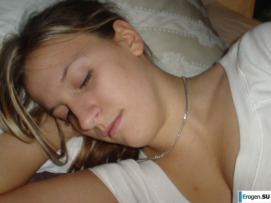 A young student with tattoos was found sleeping after a party. Photo 7