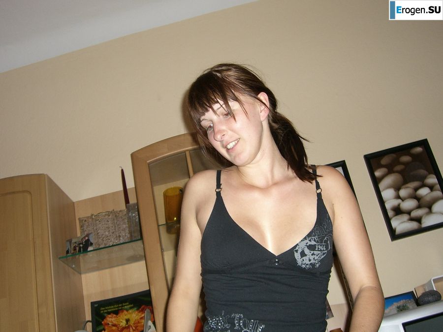 An appetizing student took off everything and showed a shaved pussy. Photo 11