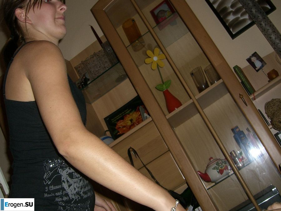 An appetizing student took off everything and showed a shaved pussy. Photo 19
