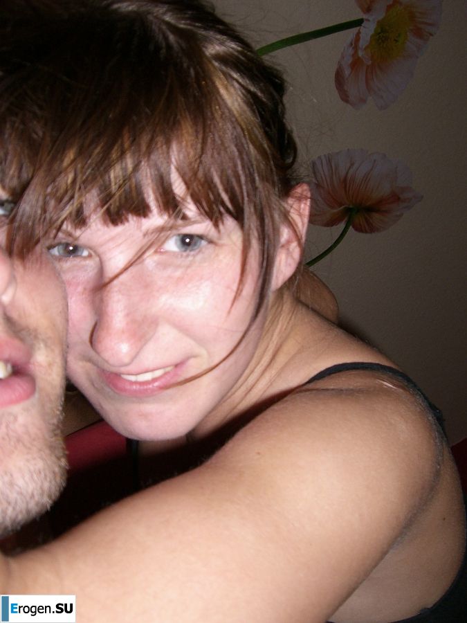 An appetizing student took off everything and showed a shaved pussy. Photo 24