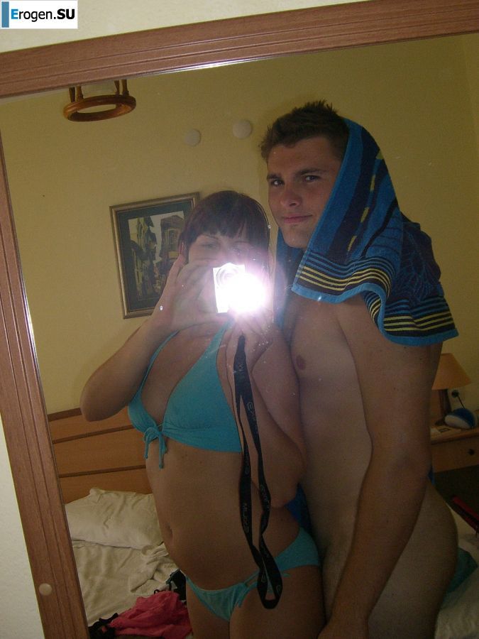 An appetizing student took off everything and showed a shaved pussy. Photo 34