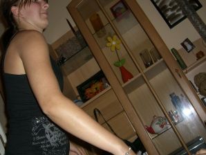An appetizing student took off everything and showed a shaved pussy. Thumb 19