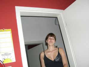 An appetizing student took off everything and showed a shaved pussy. Thumb 5