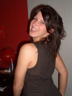 An appetizing student took off everything and showed a shaved pussy. Thumb 51