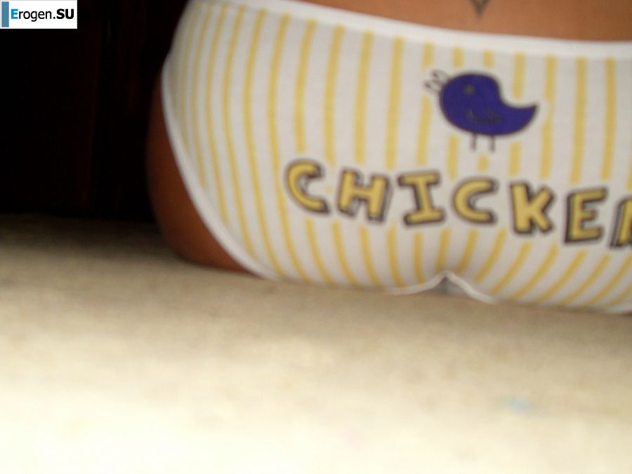 Playful mom and daughter show panties. Photo 15