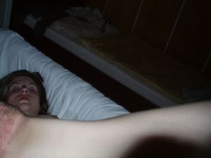 Студентка с пирсингом в соске и татуировками разделась и показала письку. Эскиз 47