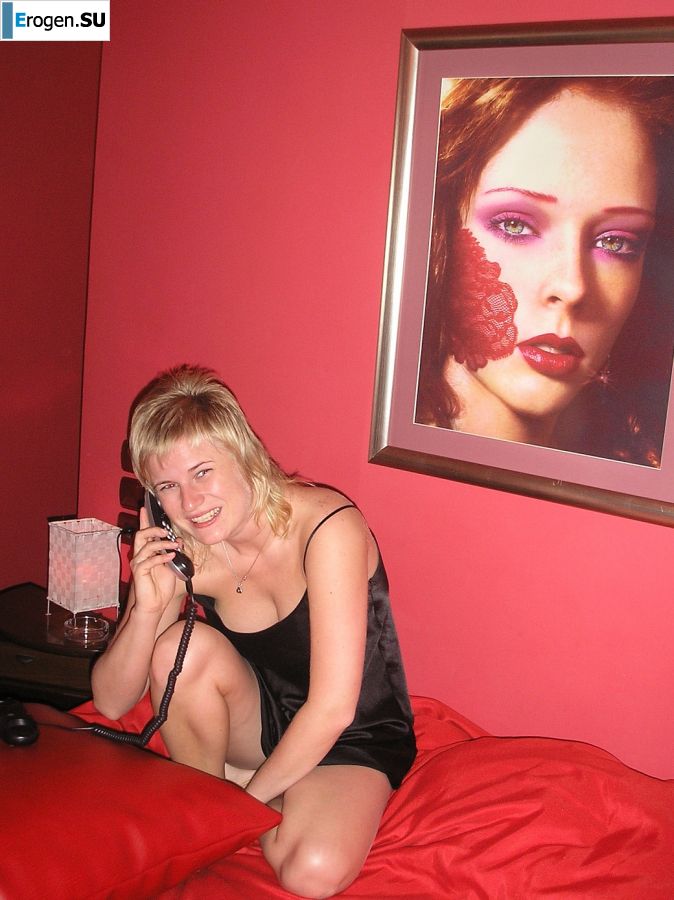 Depraved blonde pleases herself with a vibrator and fingers. Photo 31