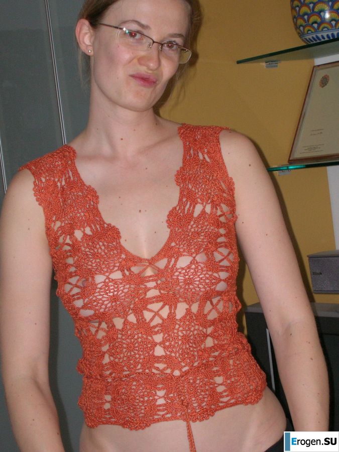 A tall blonde with wide hips undressed at home and showed tits. Part 2. Slide 18