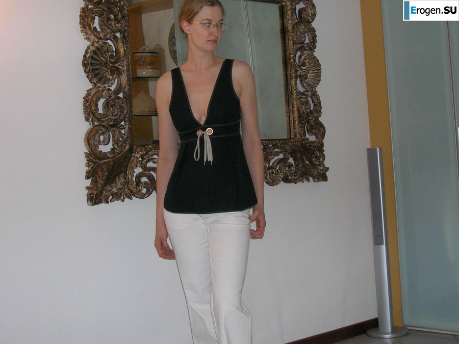 A tall blonde with wide hips undressed at home and showed tits. Part 2. Slide 2