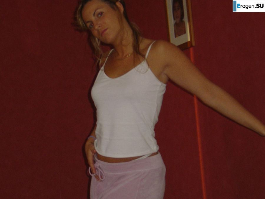 A mature woman changes into a schoolgirl and has sex. Slide 13