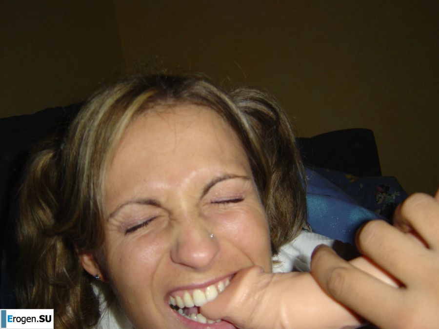 A mature woman changes into a schoolgirl and has sex. Slide 28