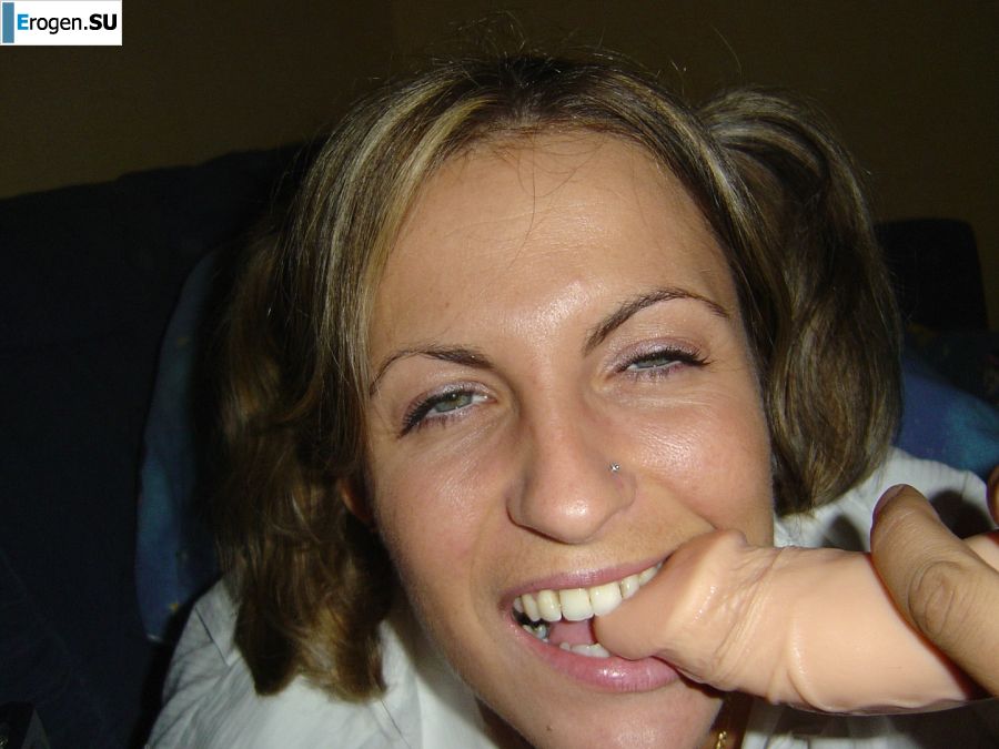 A mature woman changes into a schoolgirl and has sex. Slide 29