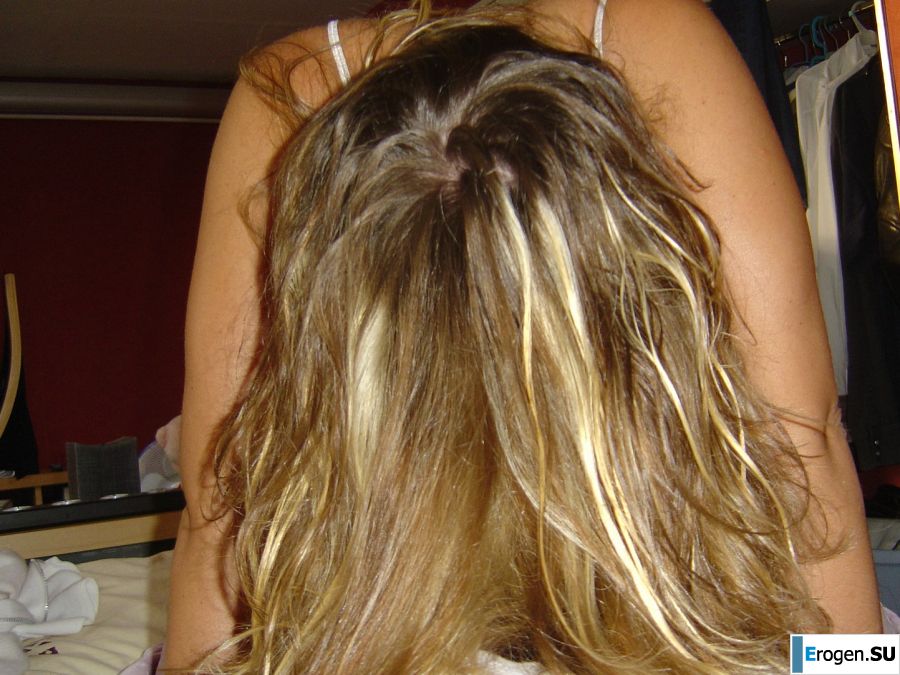A mature woman changes into a schoolgirl and has sex. Slide 7
