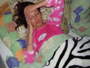 A tanned brunette with a firm body undressed and showed an intimate haircut. Thumb 22