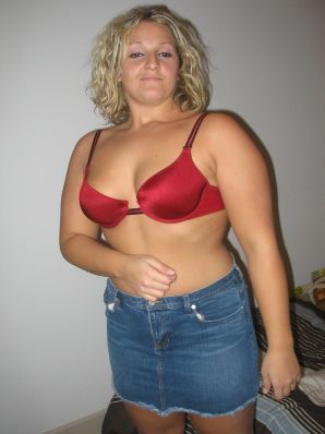 A blonde with curvaceous forms showed a peasant boobs and not only. Thumb 16