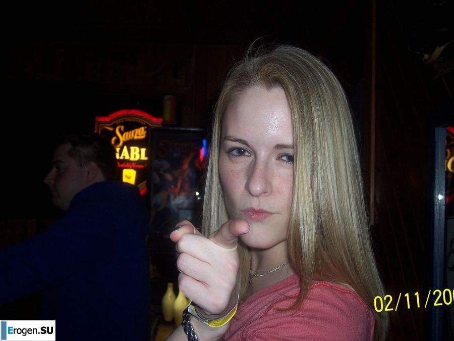 A young girl pleases herself with a finger and a pink vibrator. Photo 28