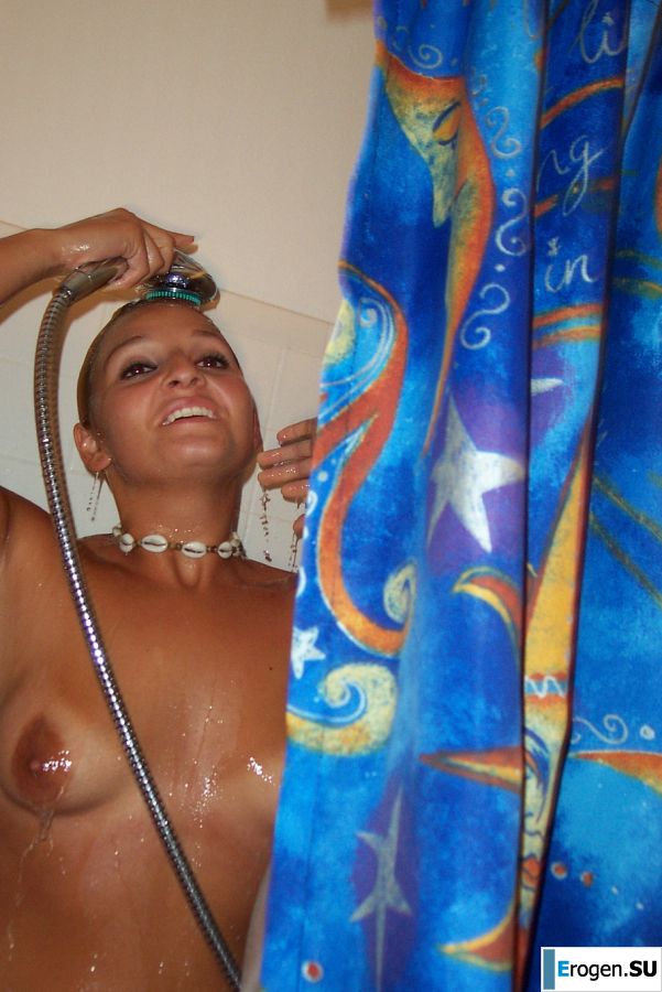 A blonde with curvaceous forms showed a peasant boobs and not only. Part 2. Slide 8