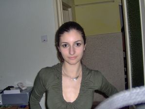 Восточная красавица показывает попку в одежде и без. Эскиз 25