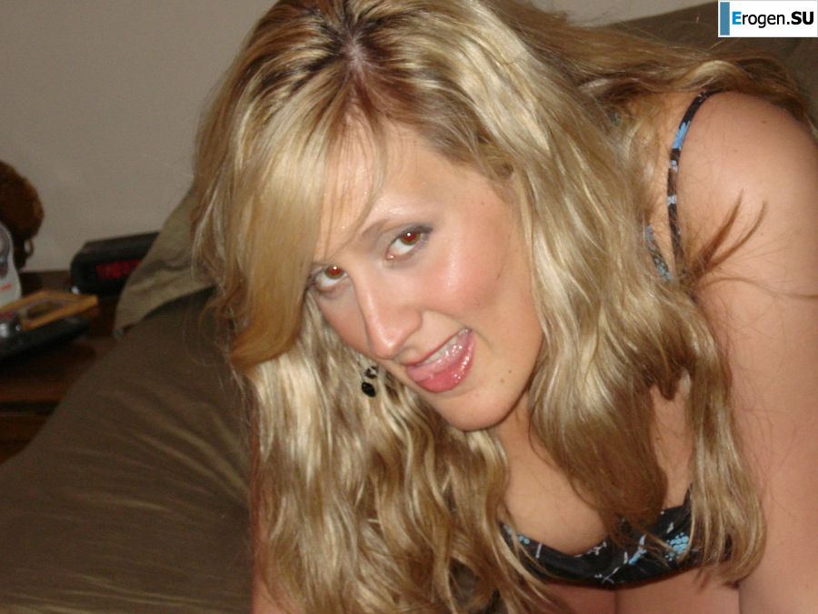 Seductive nurse masturbates on the couch. Part 2. Slide 3