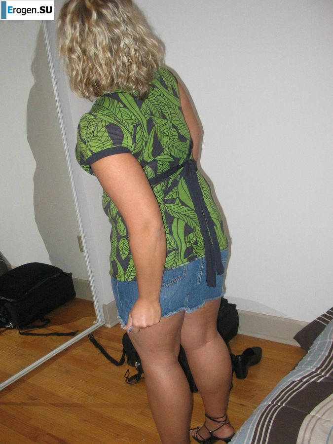 A blonde with curvaceous forms showed a peasant boobs and not only. Part 3. Slide 16