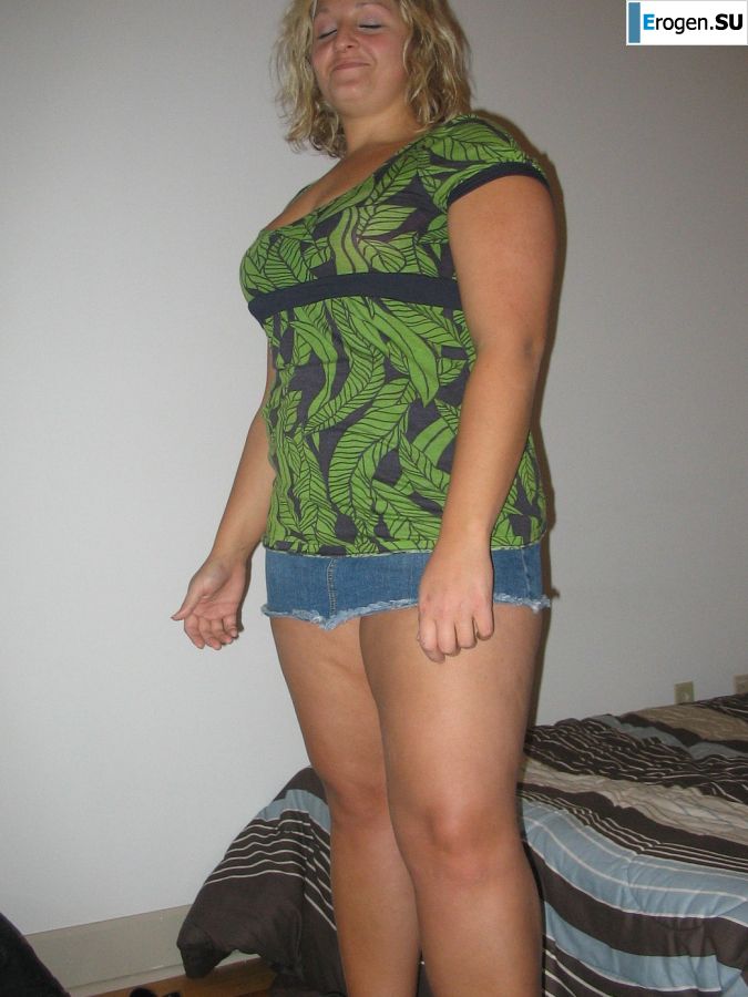 A blonde with curvaceous forms showed a peasant boobs and not only. Part 3. Slide 17