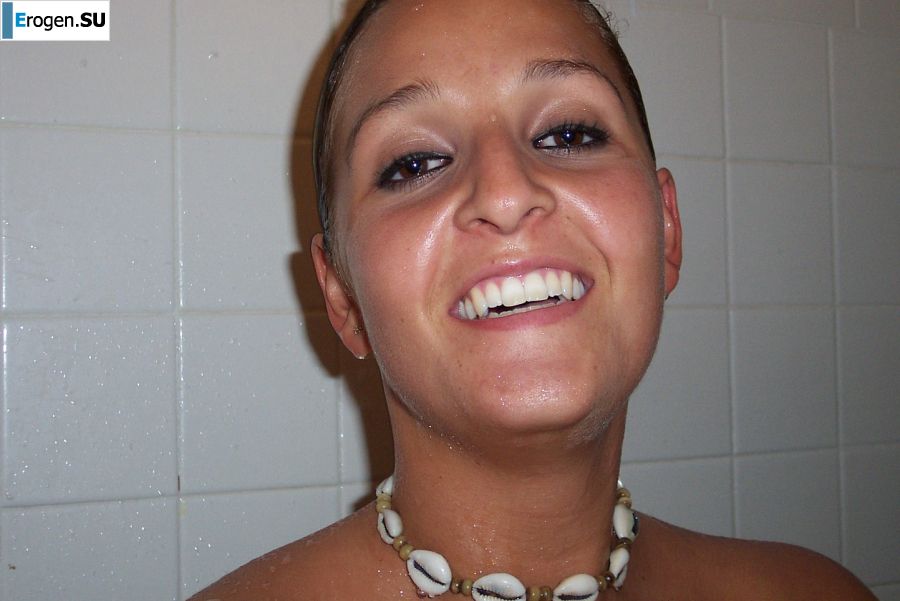 A blonde with curvaceous forms showed a peasant boobs and not only. Part 3. Slide 8