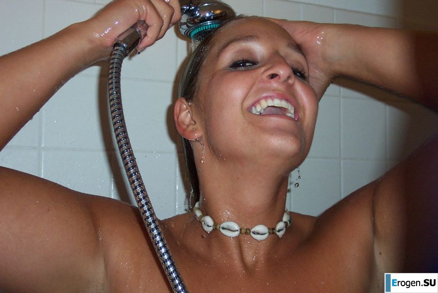 A blonde with curvaceous forms showed a peasant boobs and not only. Part 3. Slide 9