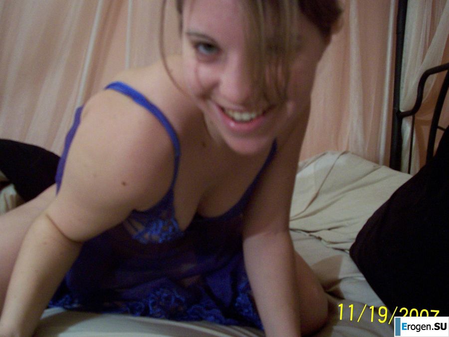 Passionate minx dances striptease in nature with a snake. Slide 25