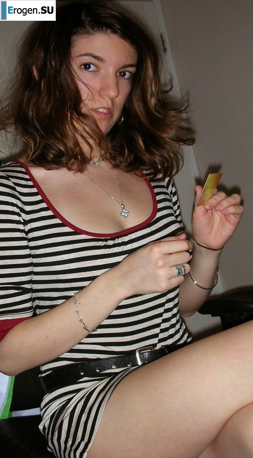 A young woman in red drank and undressed on camera. Slide 25